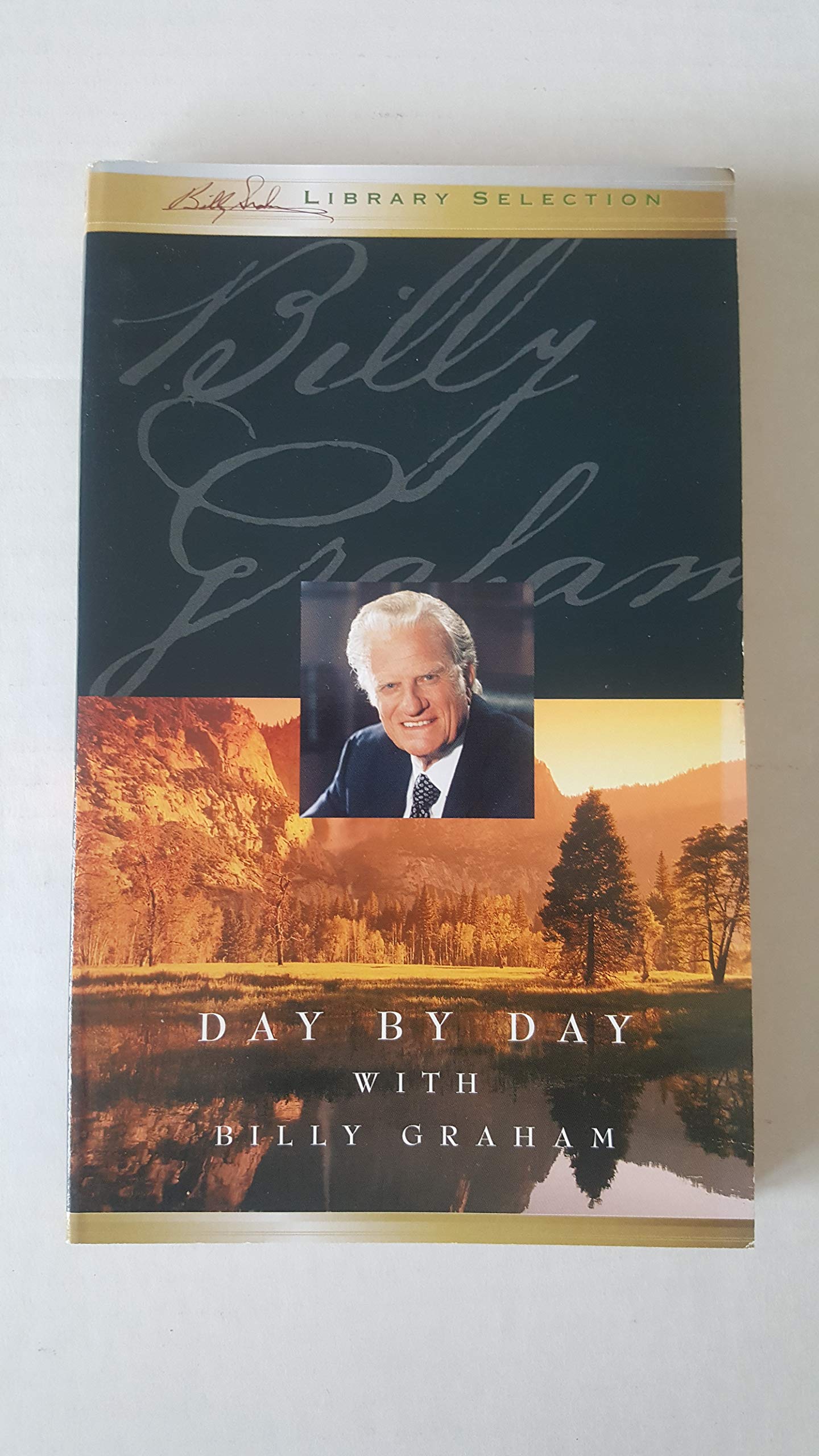 Day by Day with Billy Graham (Paperback)