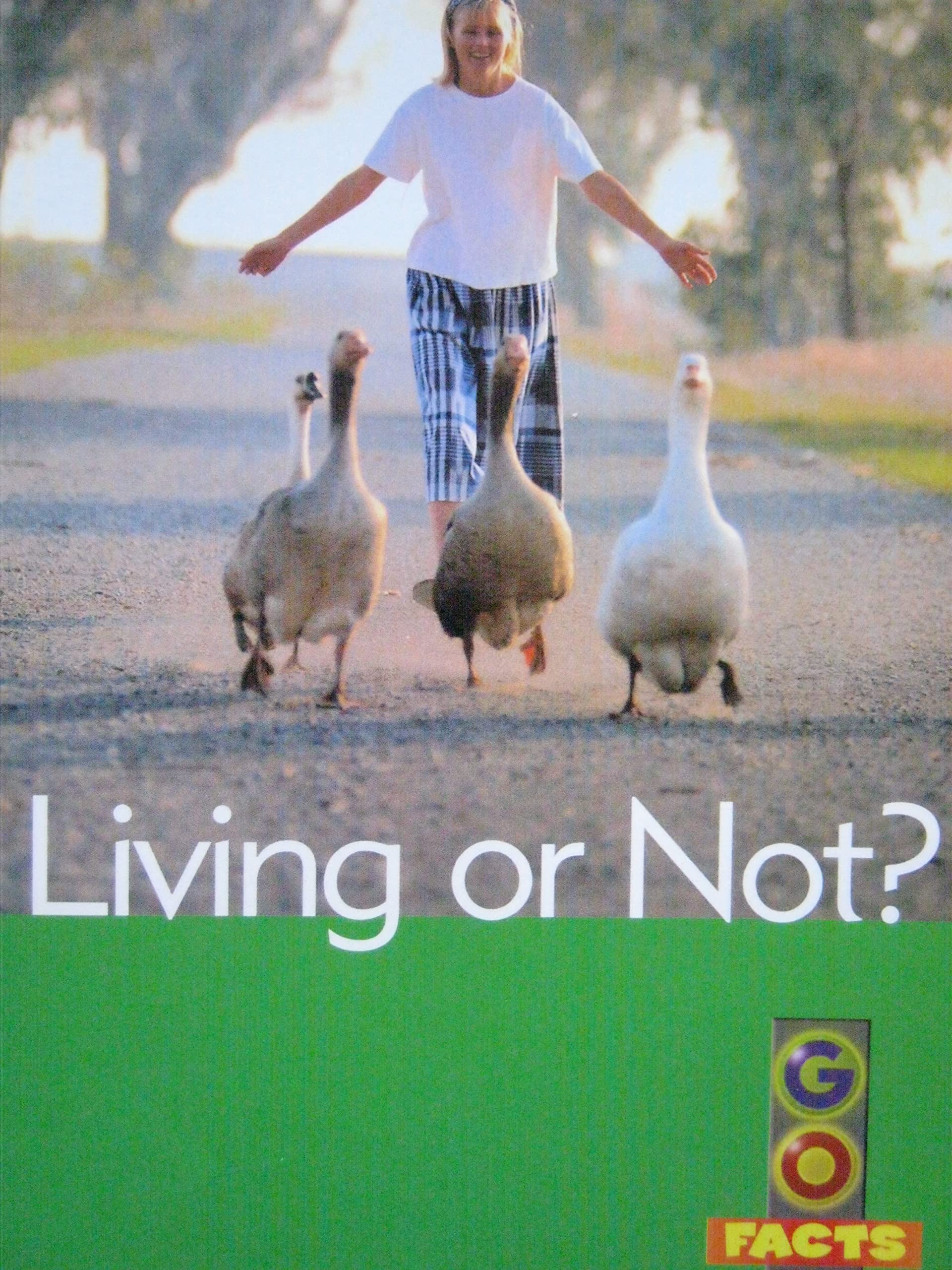 Go Facts Set 1 Living Things -- Living or Not? (Paperback)