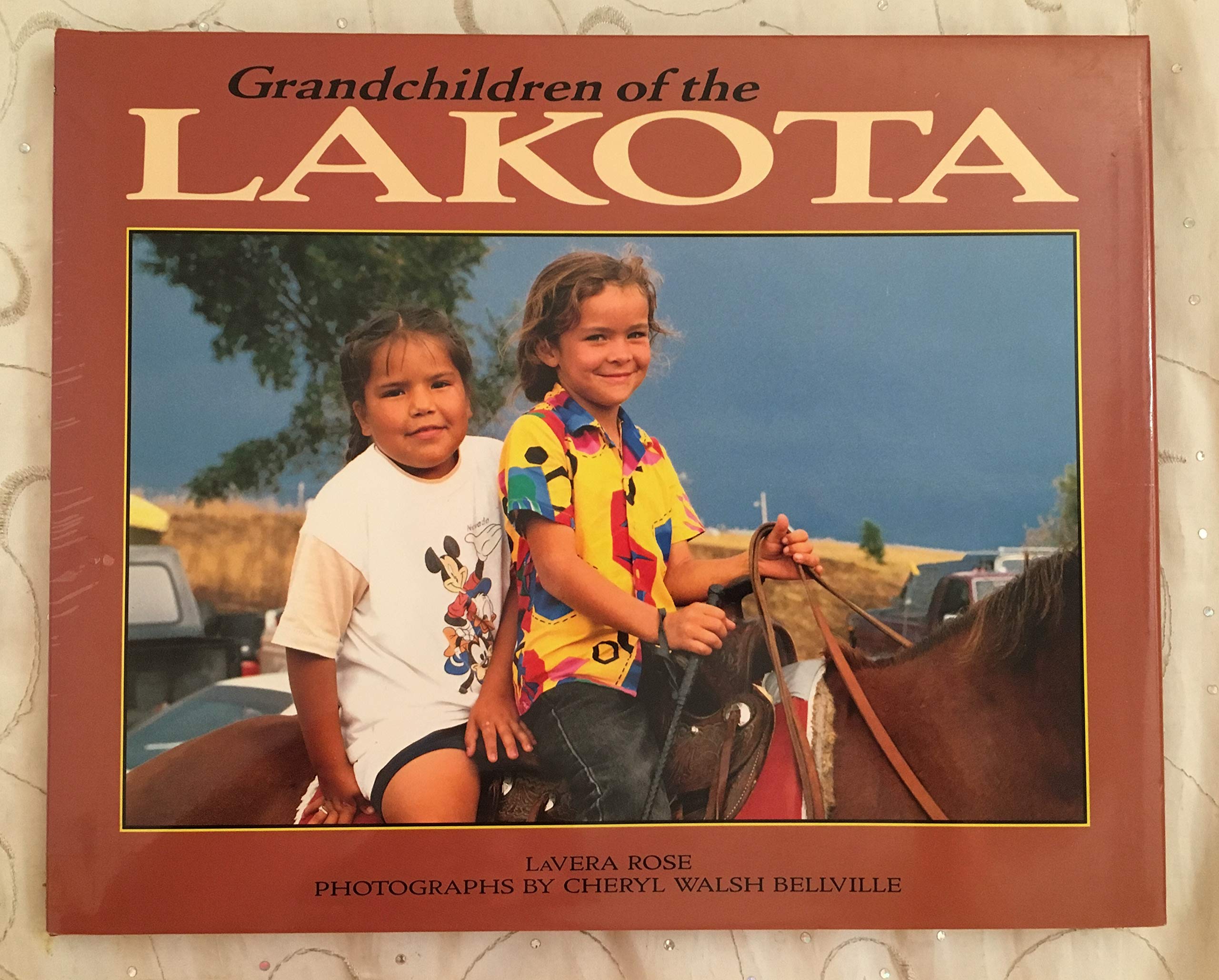 Grandchildren of the Lakota (The World's Children)