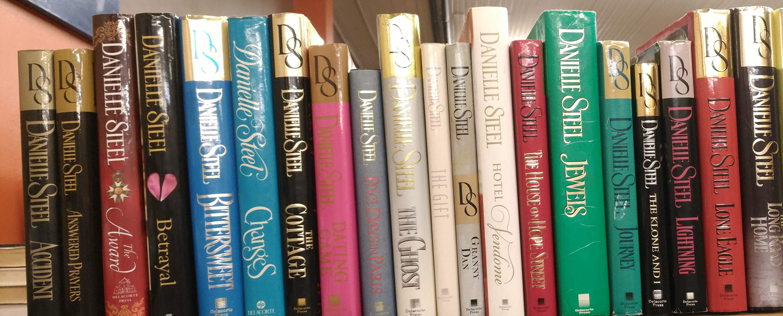 Danielle Steel Hardcover Novel Collection 20 Book Set (Hardcover)