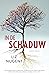 In de schaduw