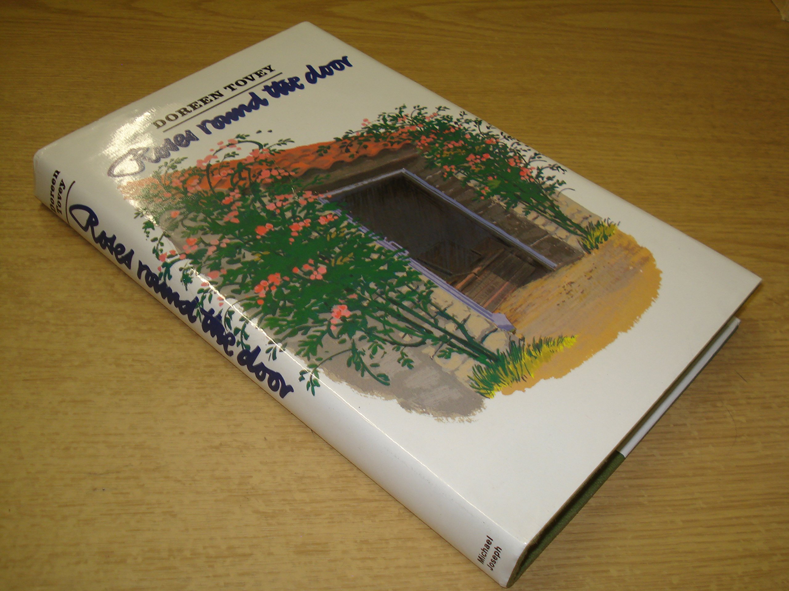 Roses round the door (Hardcover)