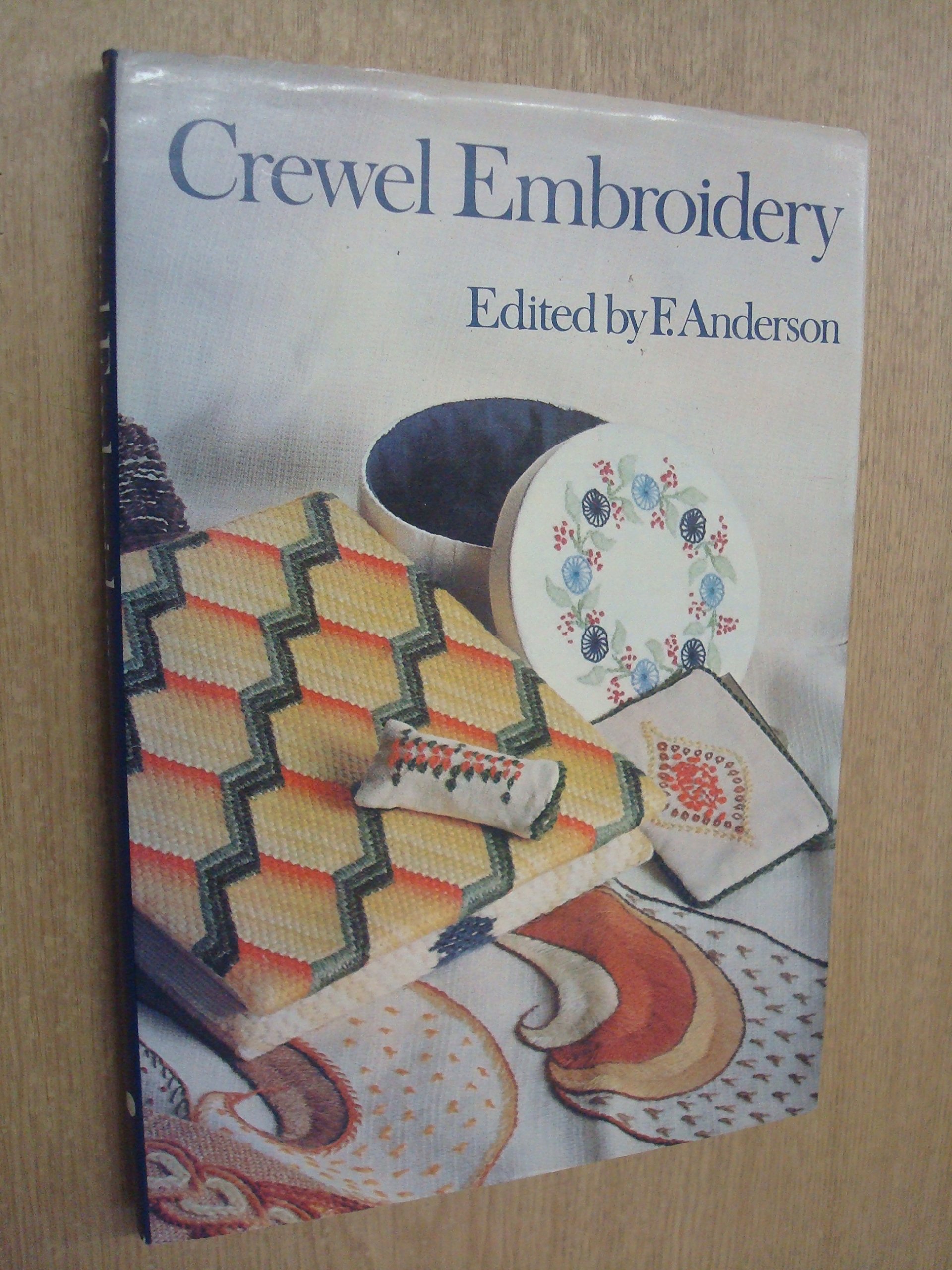Crewel embroidery (Hardcover)