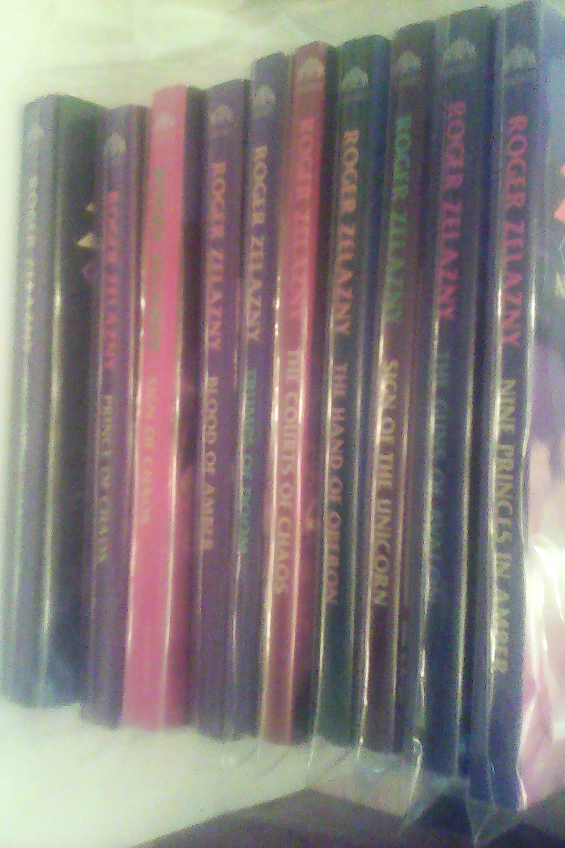 Chronicles of Amber, Complete: Nine Princes in Amber + Guns of Avalon + Sign of the Unicorn + Hand of Oberon + Courts of Chaos + Trumps of Doom + Blood of Amber + Sign of Chaos + Knight of Shadows + Prince of Chaos