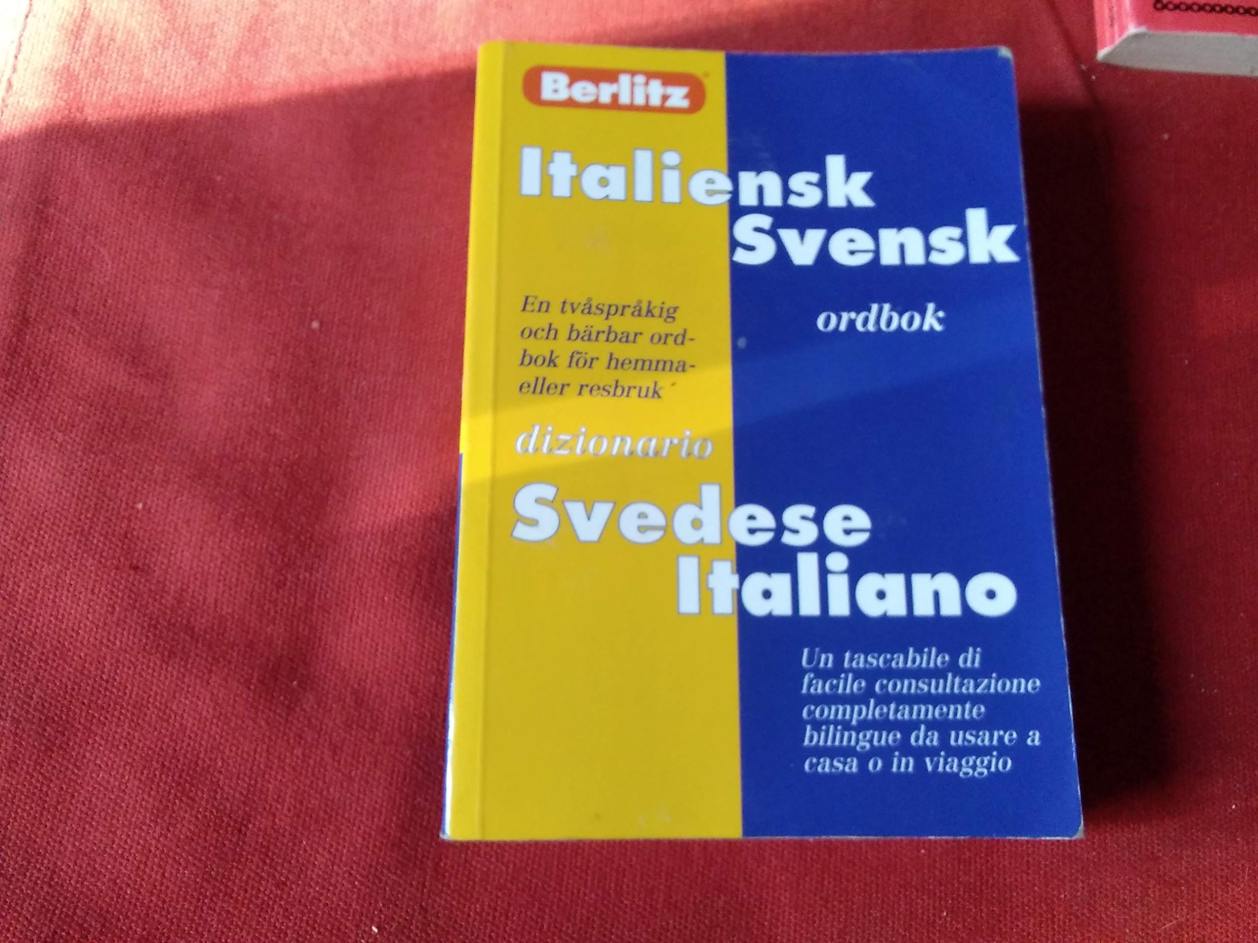 Italiensk-svensk svenk-italiensk ordbok (Staple Bound)