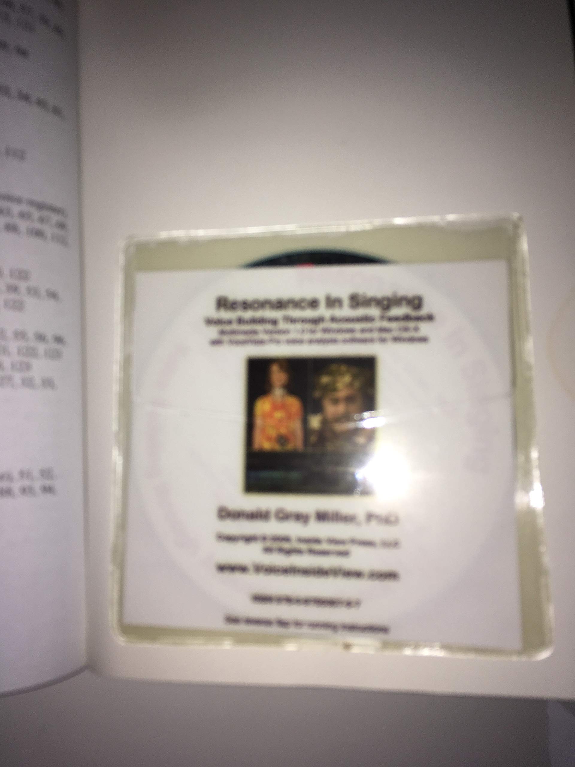 Resonance in Singing: Voice Building Through Acoustic Feedback (Hardcover)