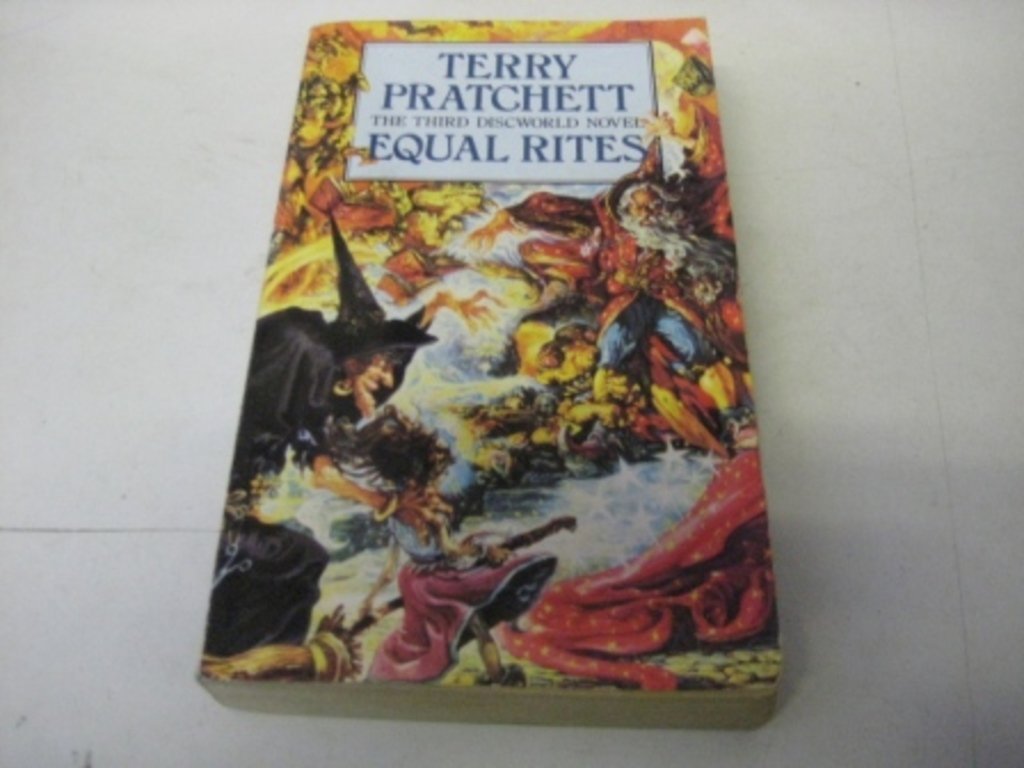 Equal Rites: A Discworld Novel: 3