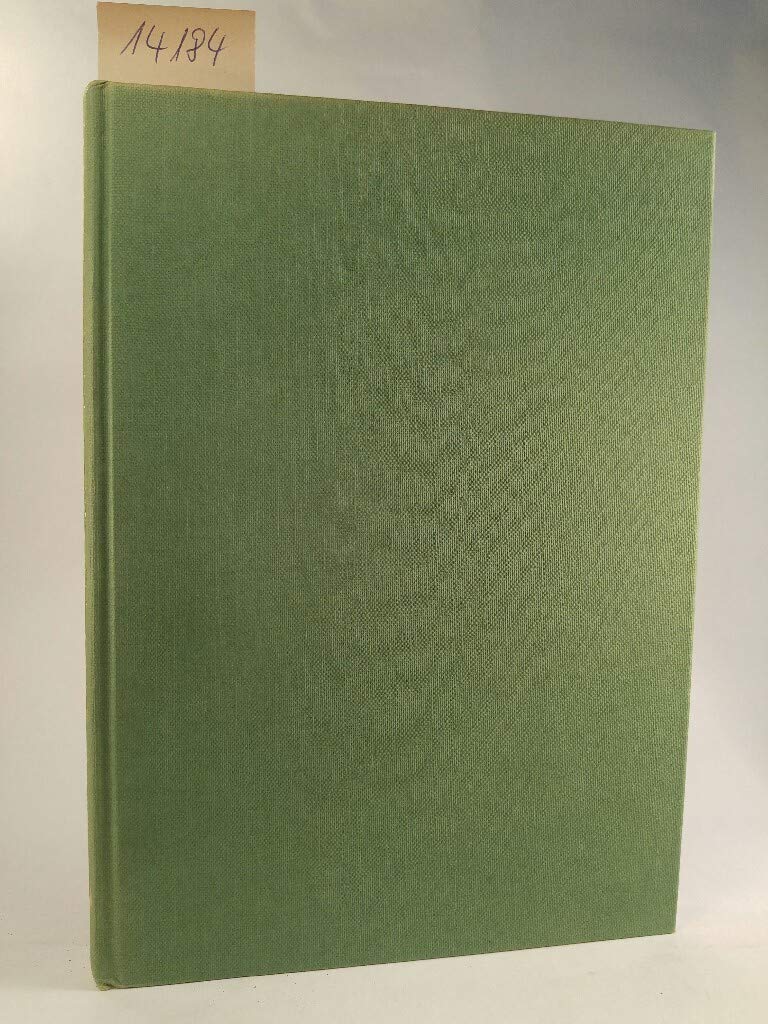 The Highland Clans: The dynastic origins, chiefs, and background of the clans and of some other families connected with Highland history (Hardcover)