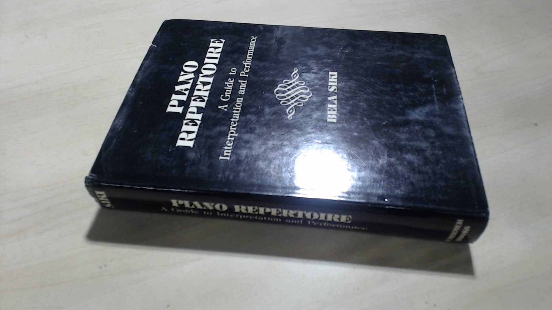 Piano Repertoire: A Guide to Interpretation and Performance (Hardcover)