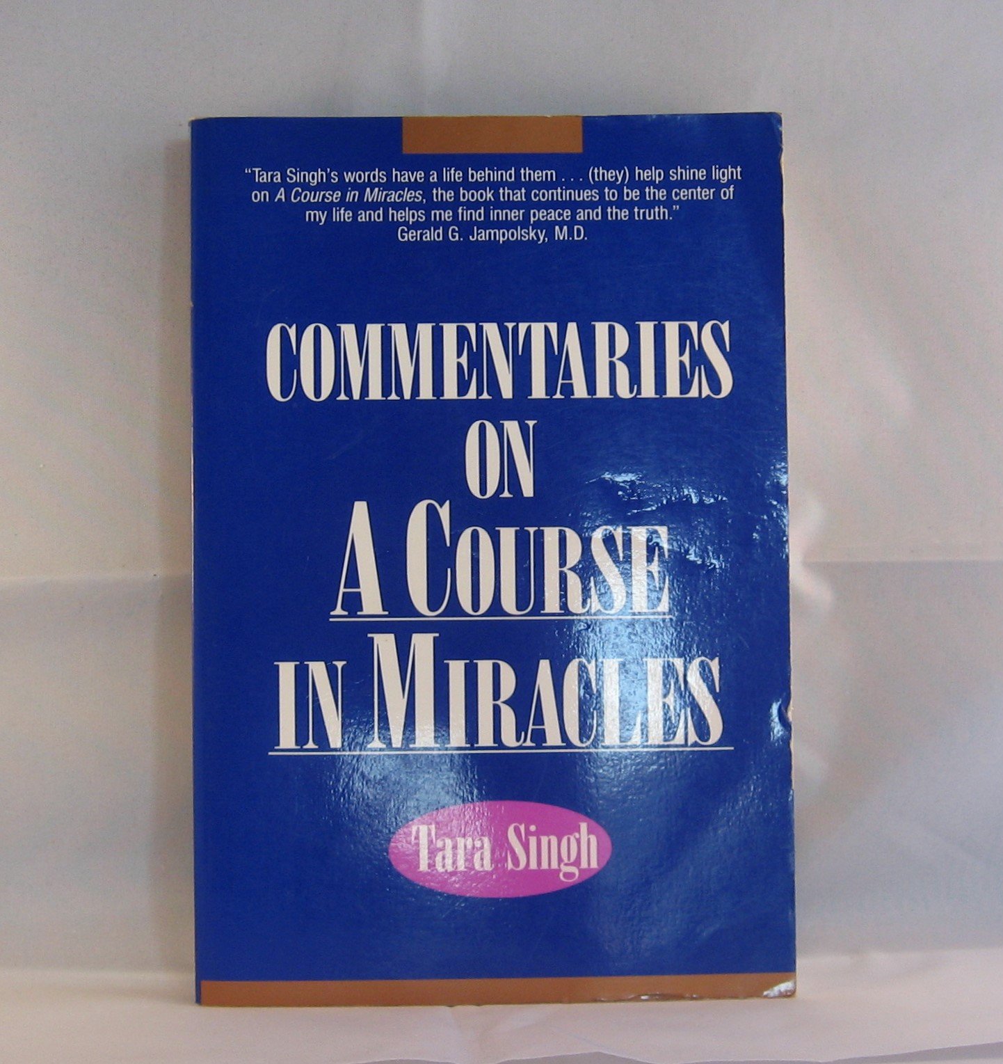 Commentaries on a Course in miracles (Paperback)