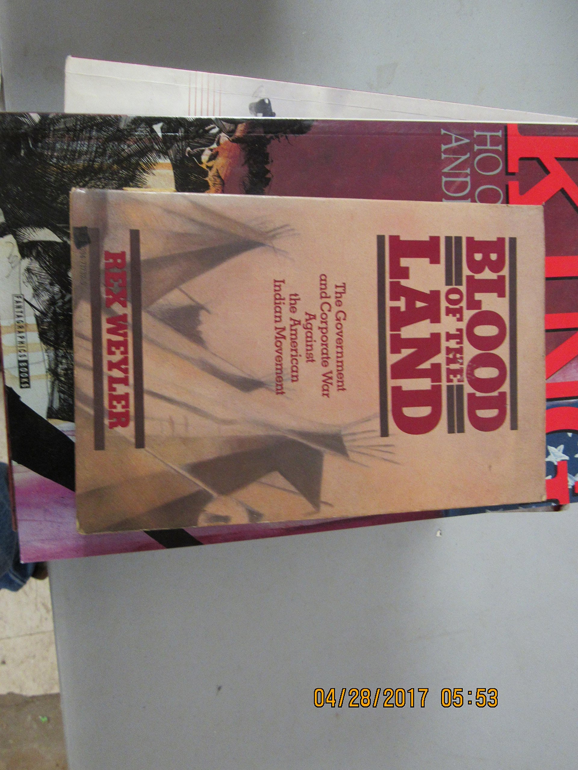 Blood of the Land: The Government and Corporate War Against the American Indian Movement (Paperback)