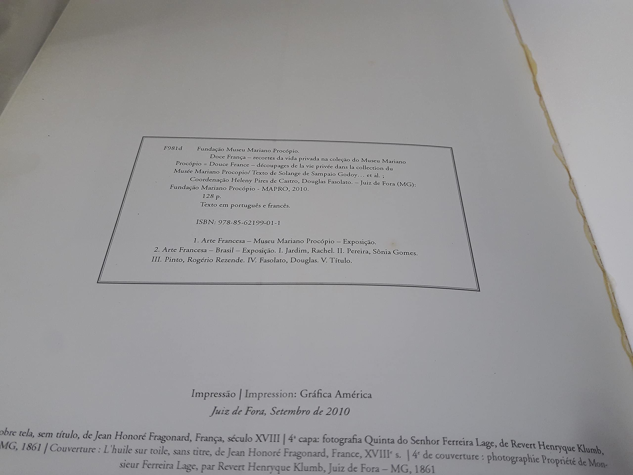 Doce França - recortes da vida privada na coleção do Museu Mariano Procópio = Douce France - découpages de la vie privée dans la colection du Musée Mariano Procópio (Paperback)