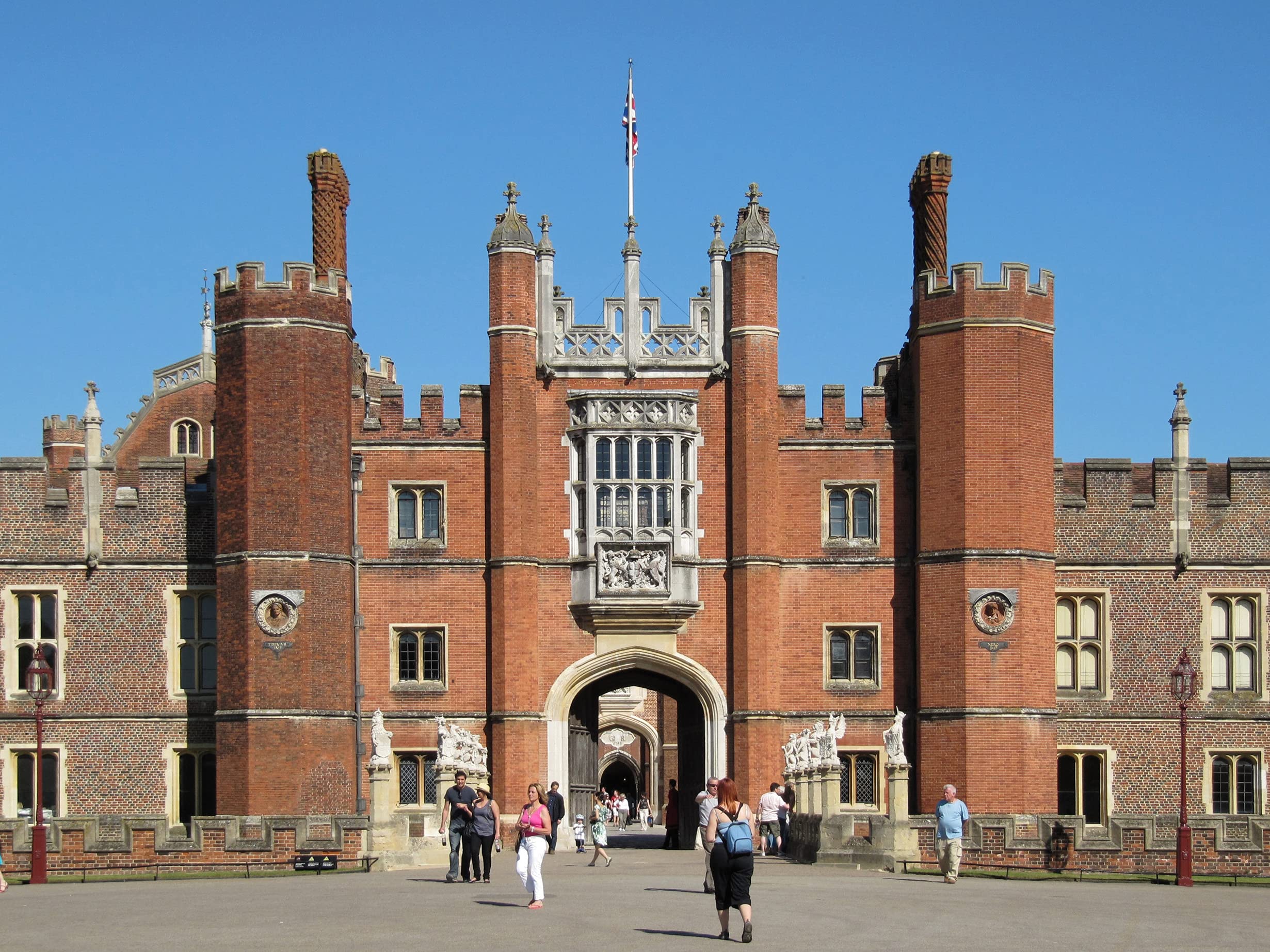 Hampton Court Palace (Paperback)