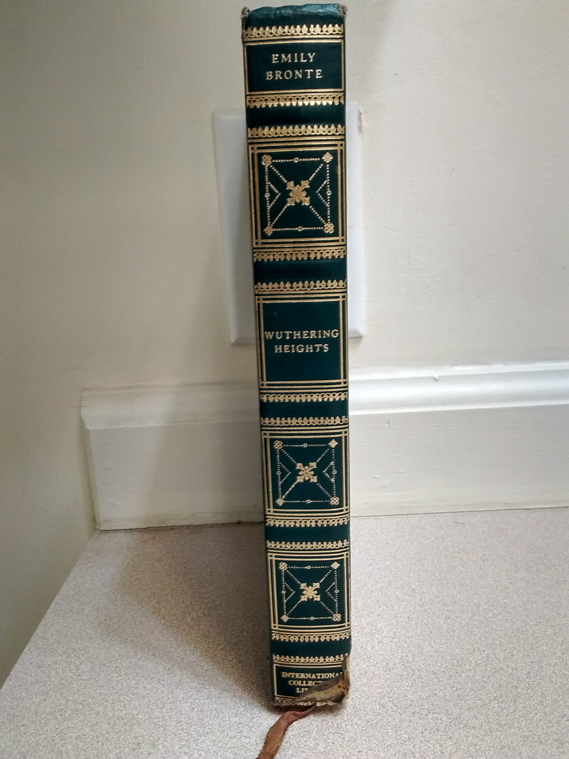 Twentieth Century Interpretations of Wuthering Heights: A Collection of Critical Essays (Hardcover)