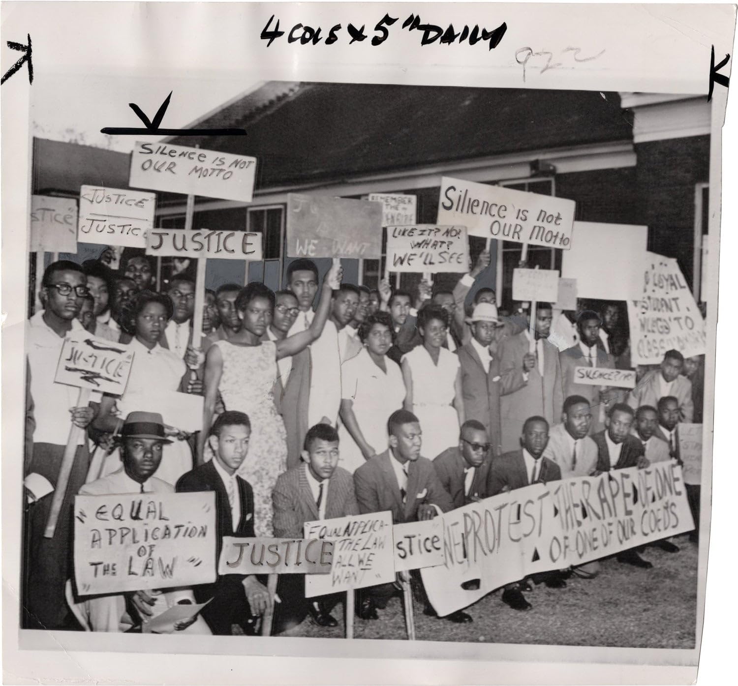 Two original press photographs depicting protests during the Civil Rights Movement (Hardcover)