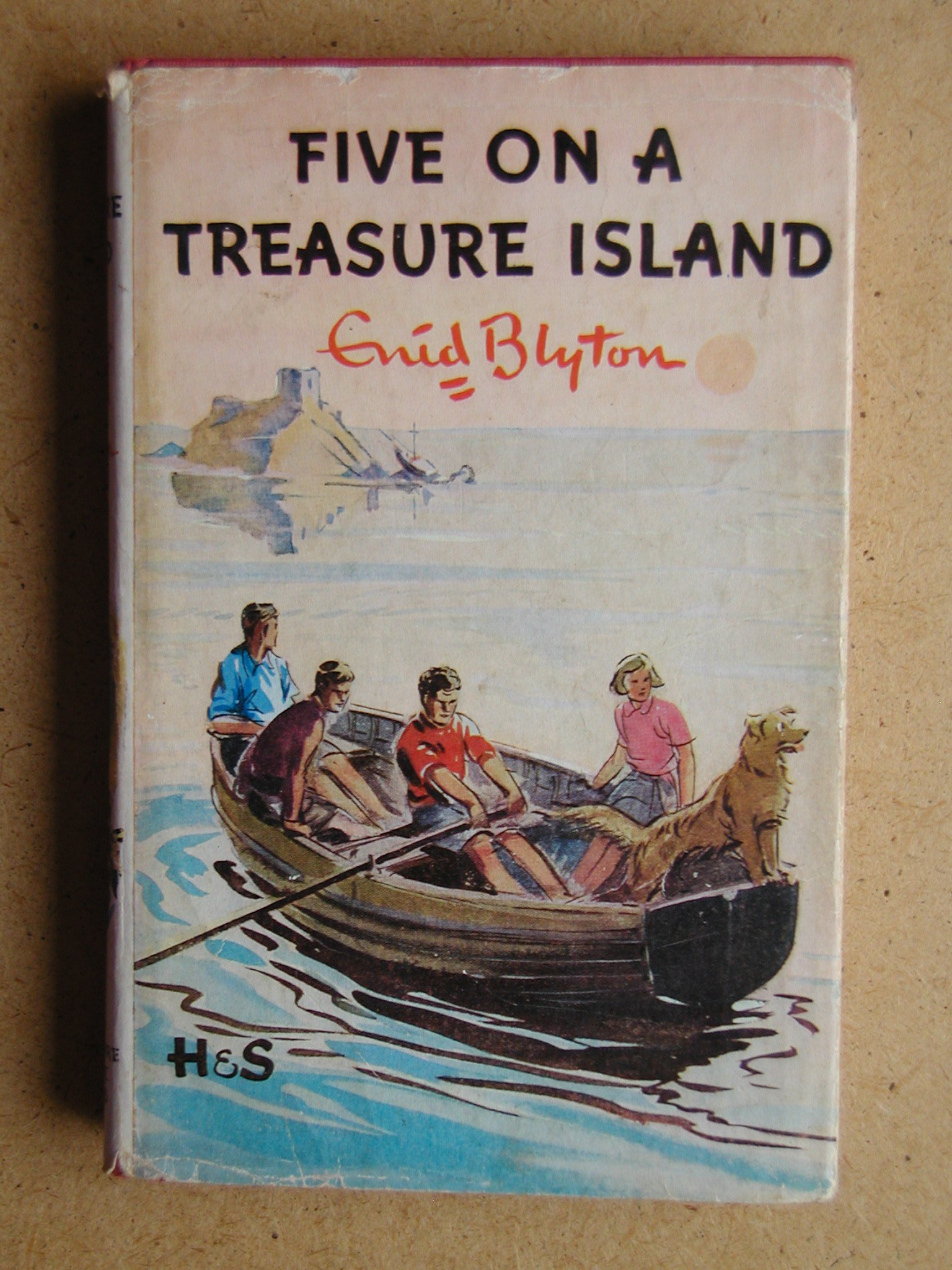 Five on a Treasure Island