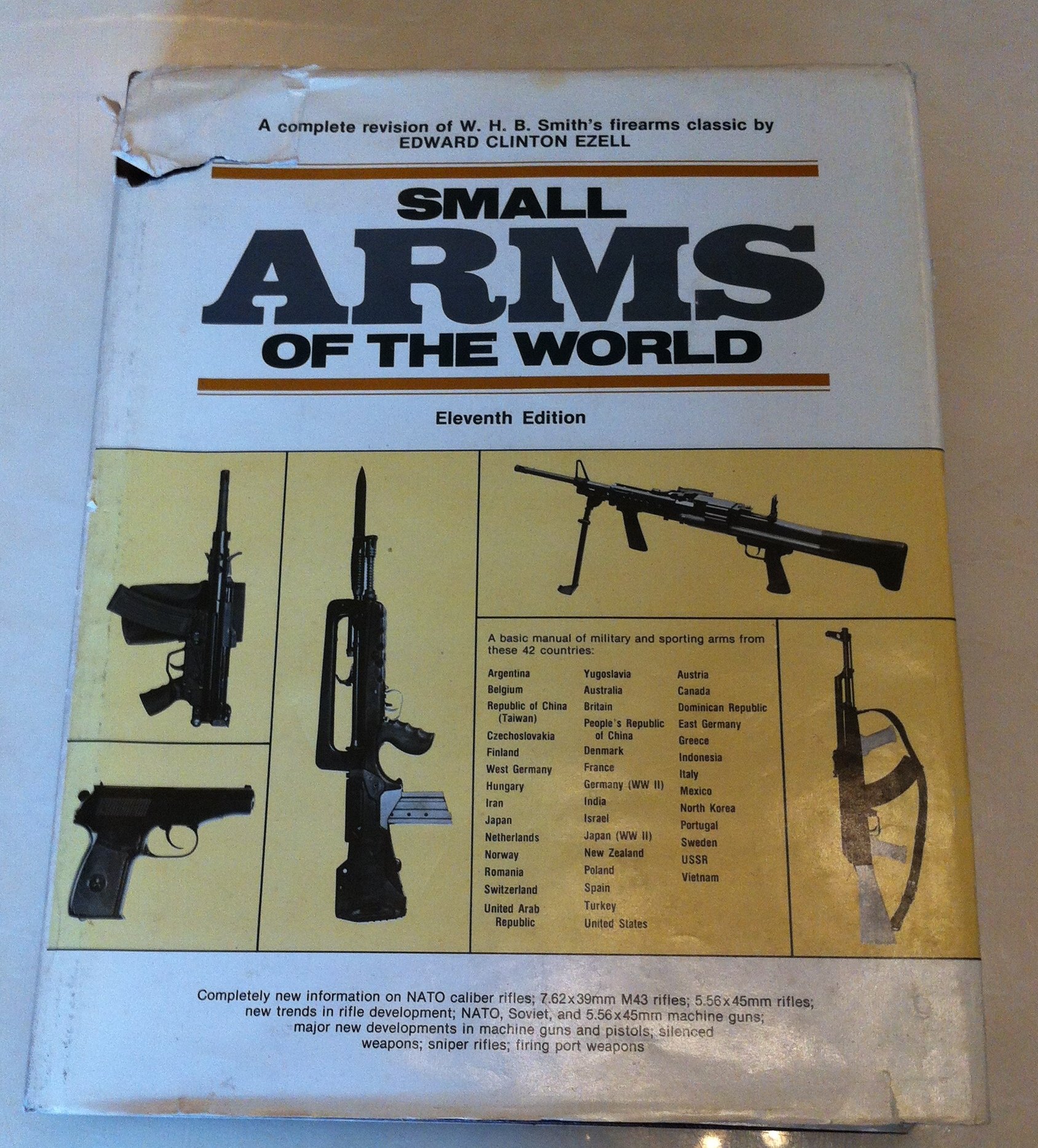 Small arms of the world: A basic manual of small arms (Hardcover)