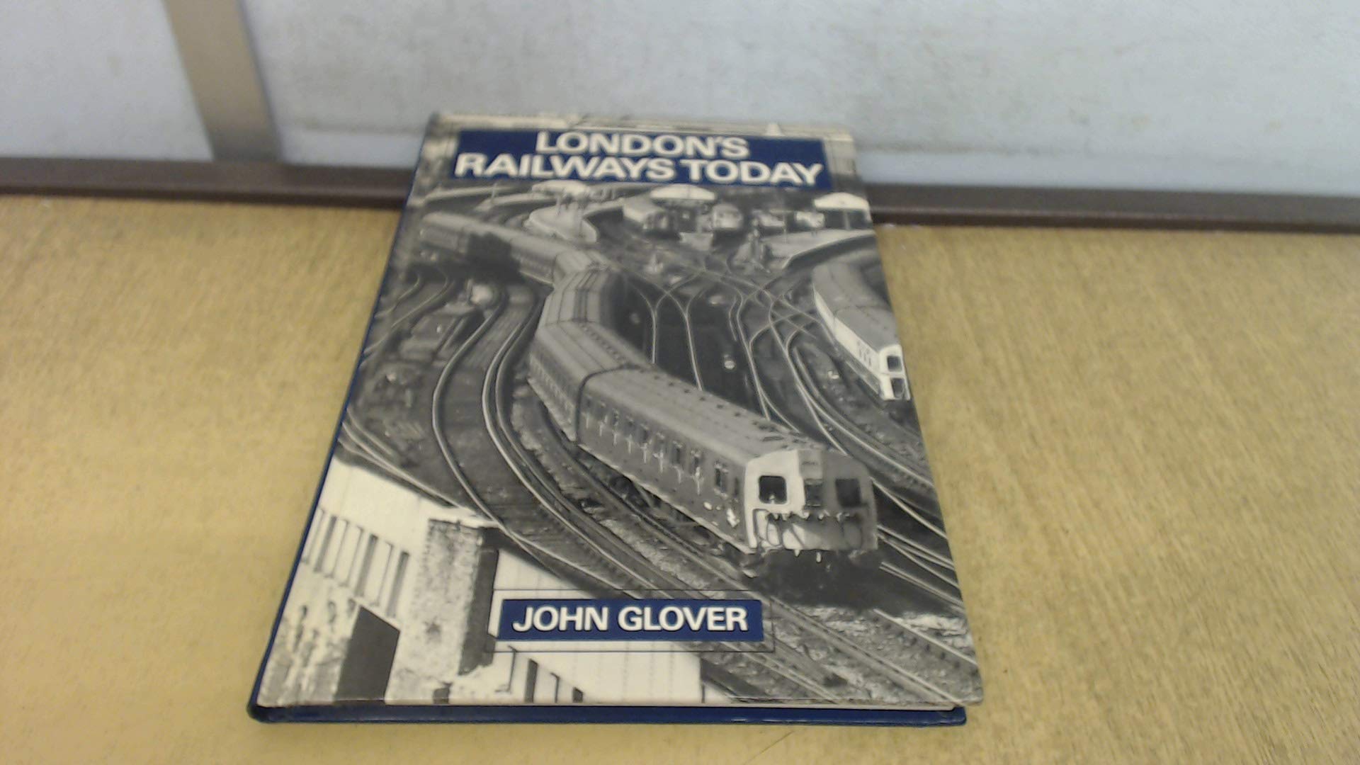 London's railways today (Hardcover)