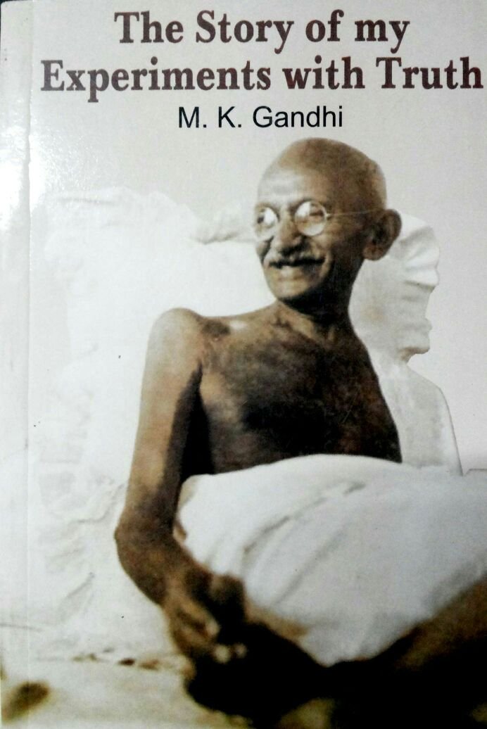 [Autobiography: The Story of My Experiments with Truth] [Author: Gandhi, Mohandas Karamchand] [September, 2008]