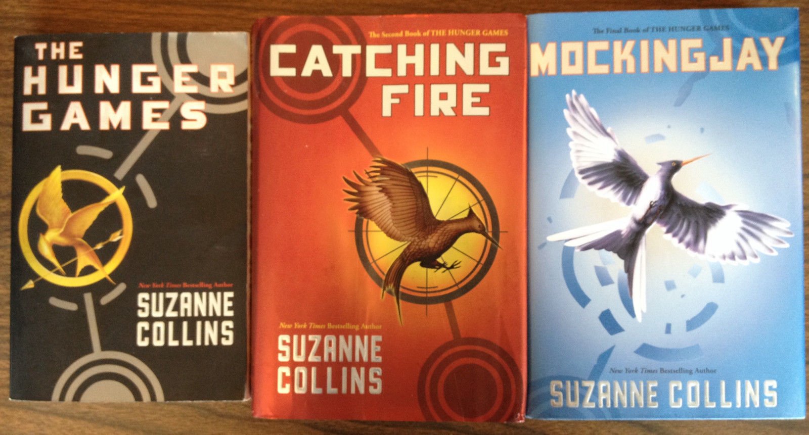 Hunger Games Trilogy Set: The Hunger Games, Catching Fire, Mockingjay