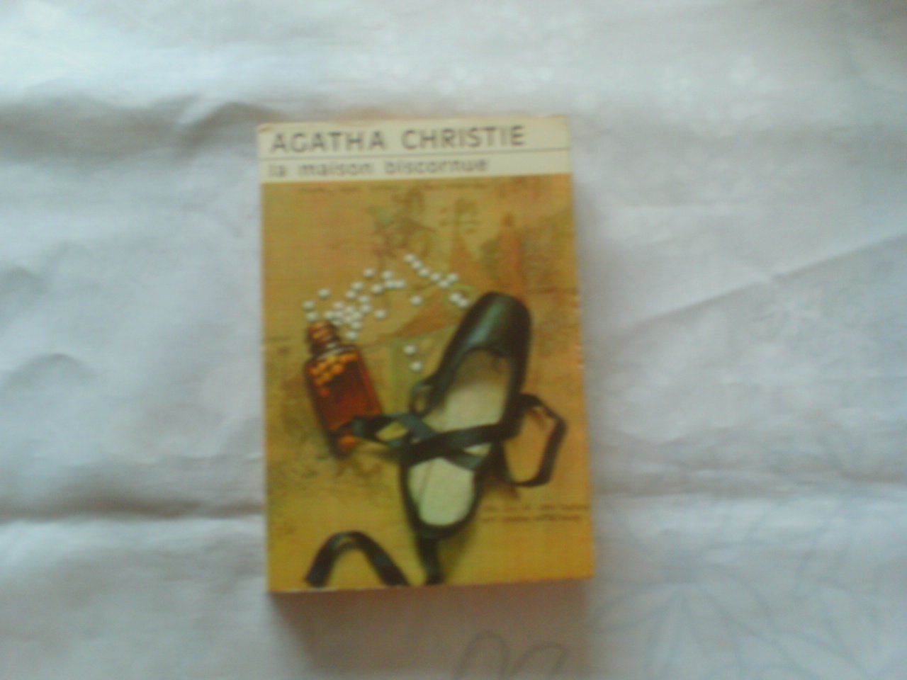 AGATHA CHRISTIE//LA MAISON BISCORNUE (CROOKED HOUSE)//TRADUIT DE L'ANGLAIS PAR MICHEL LE HOUBIE//PARIS LIBRAIRIE DES CHAMPS - ELYSEES//N°16//1970