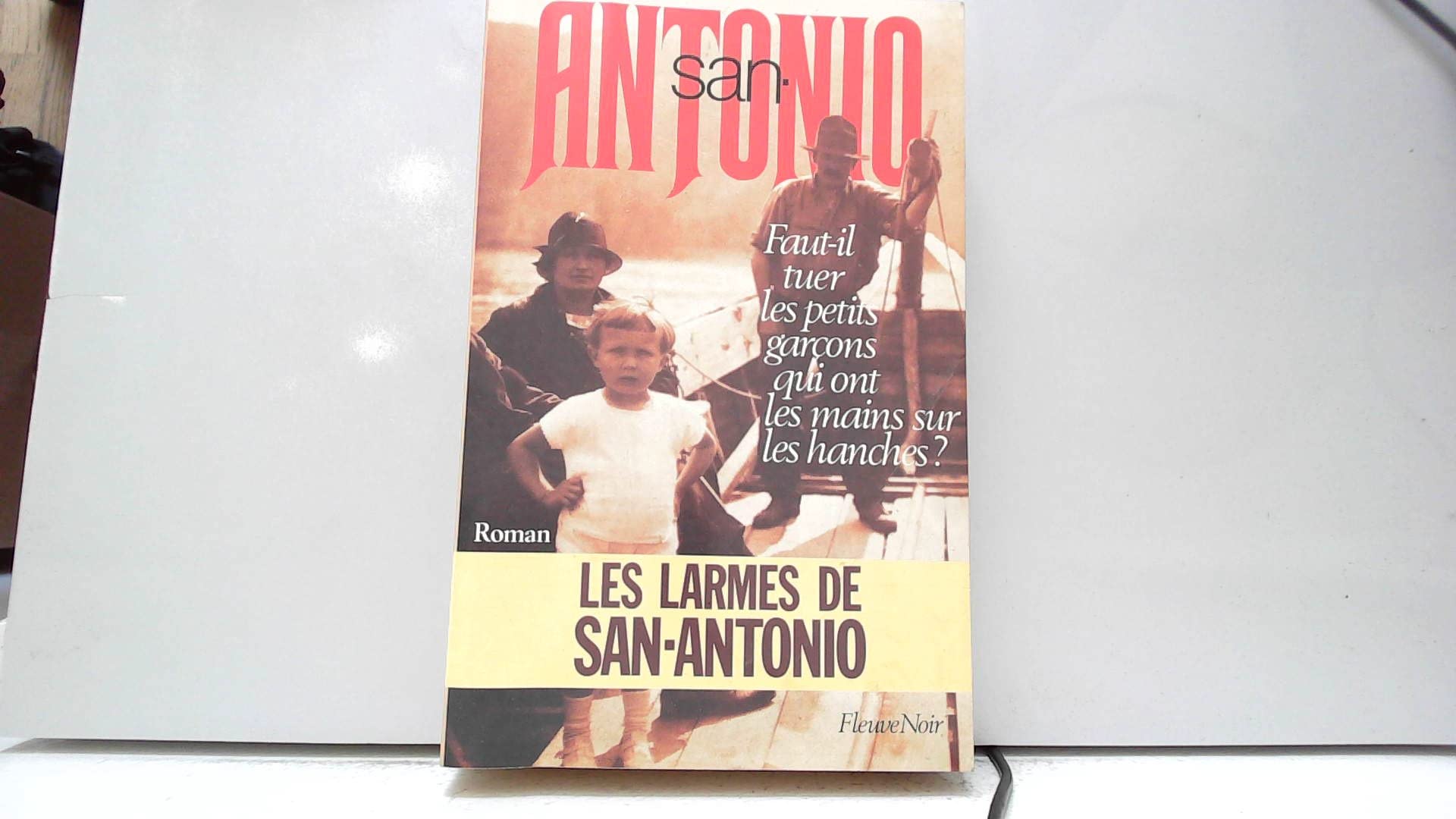 Faut-il tuer les petits garçons qui ont les mains sur les hanches ? (Paperback)