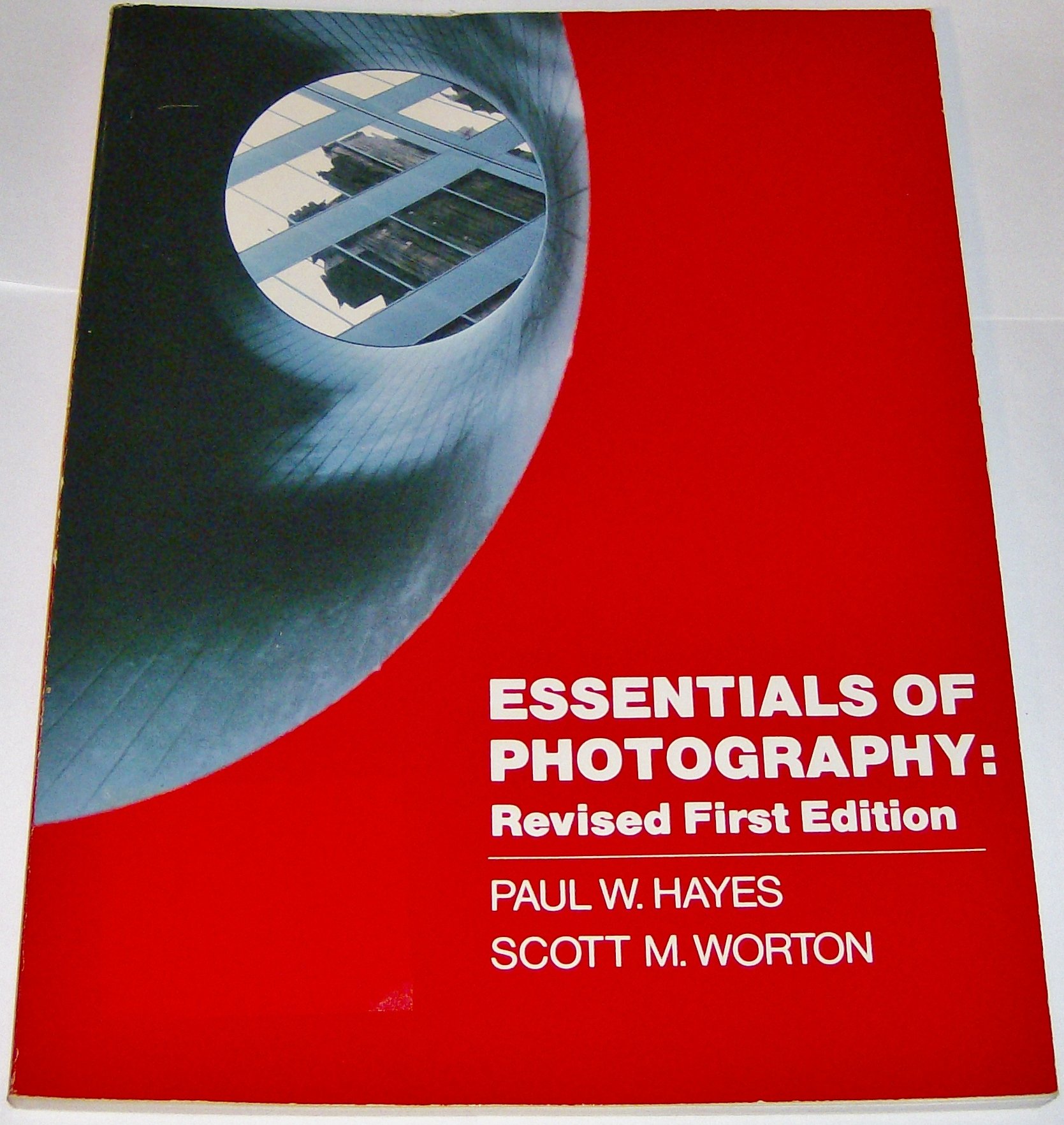 Essentials of Photography (Paperback)