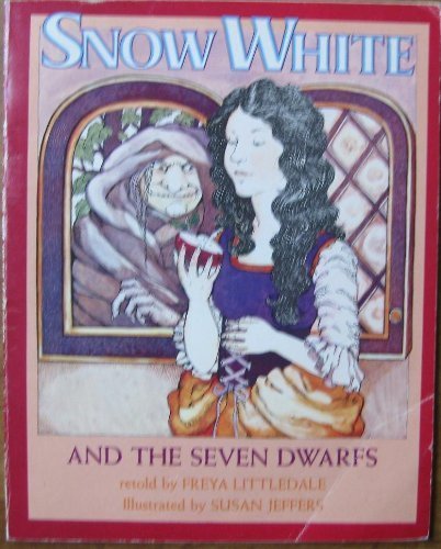 Snow White (Paperback)
