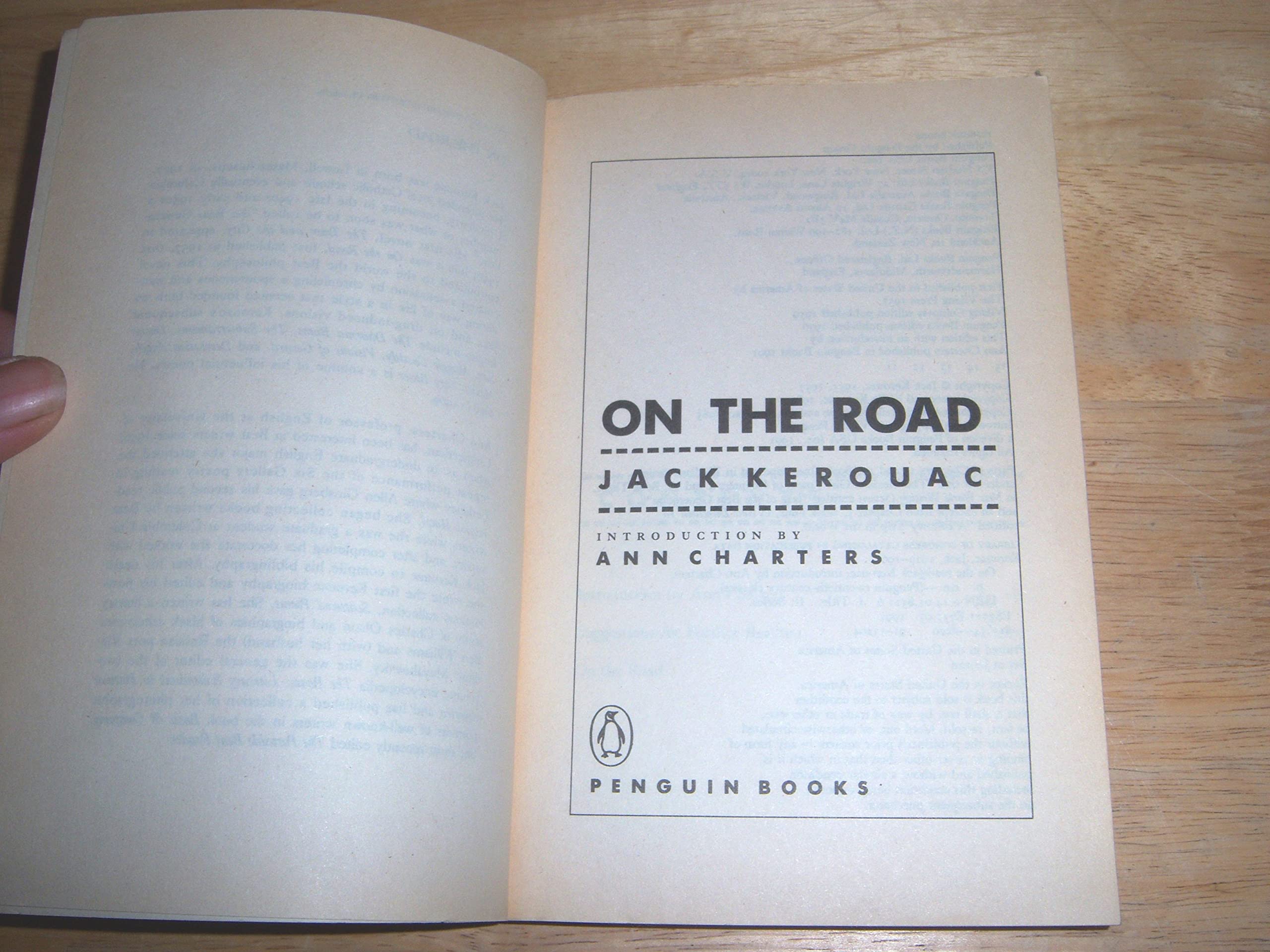 On the Road (Penguin 20th Century Classics) Reprint Edition by Kerouac, Jack [1995]