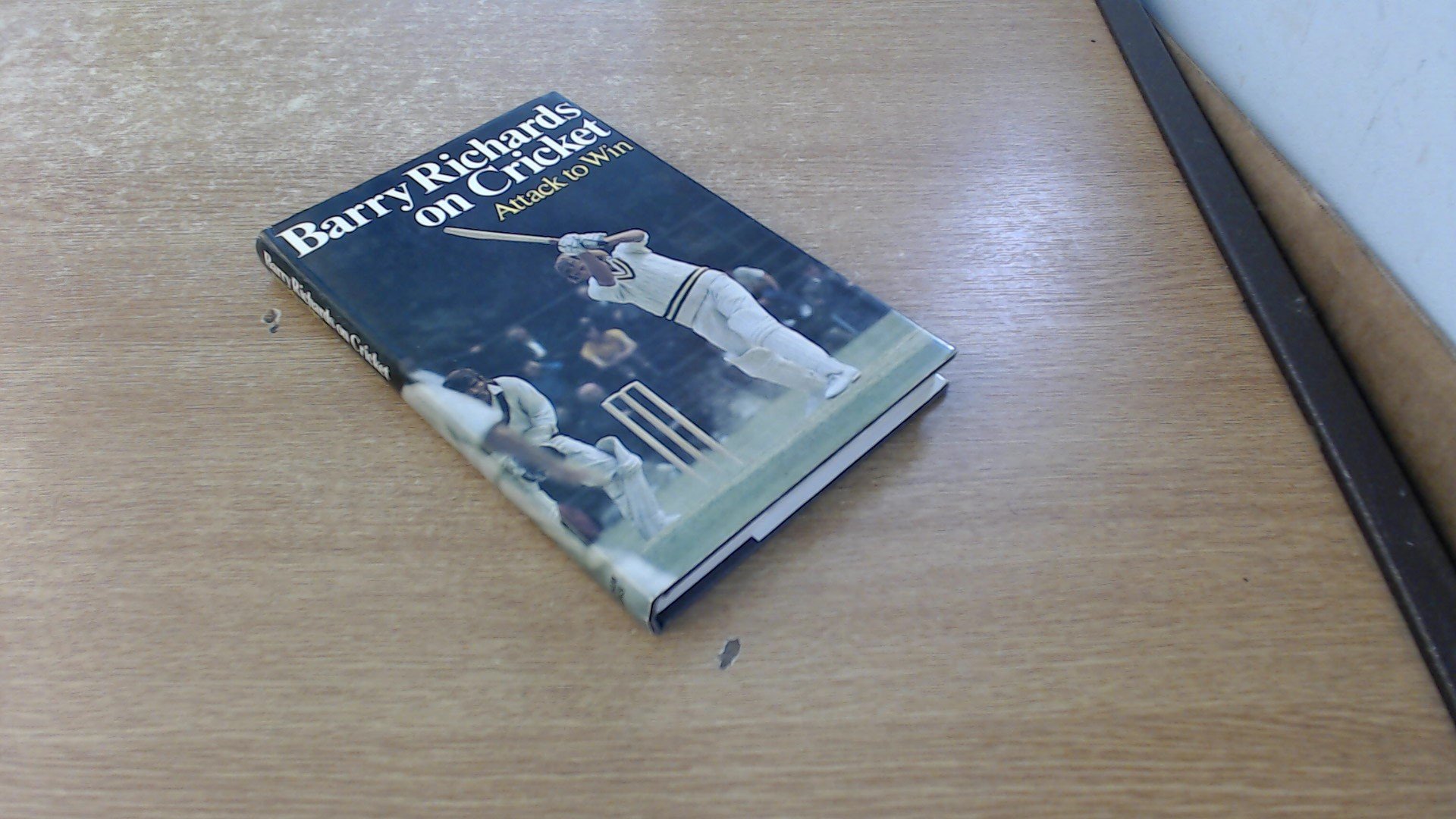 On Cricket: Attack to Win (Hardcover)