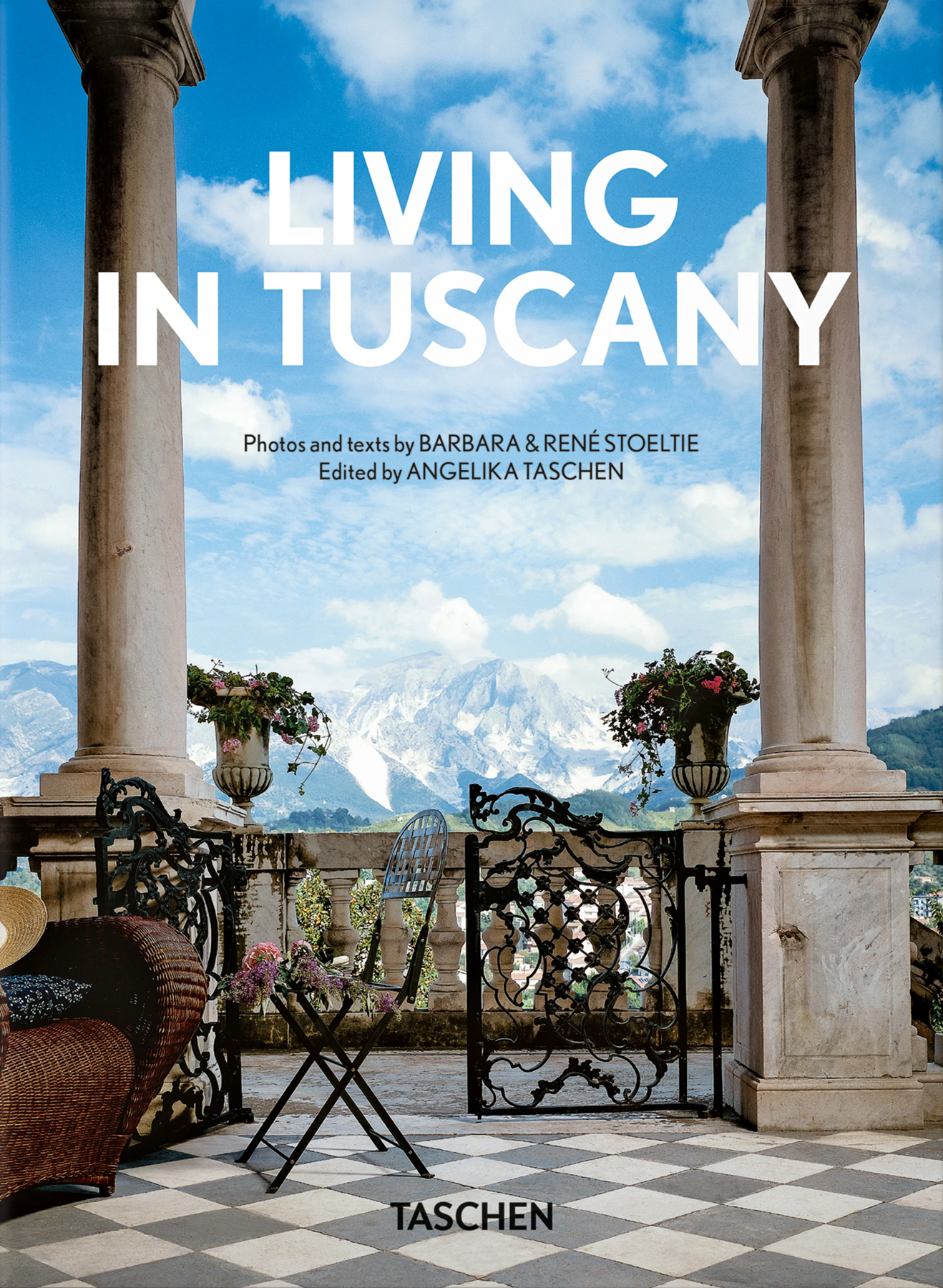 Living in Tuscany (Bibliotheca Universalis) (Multilingual Edition)