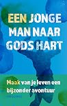 Een jonge man naa...