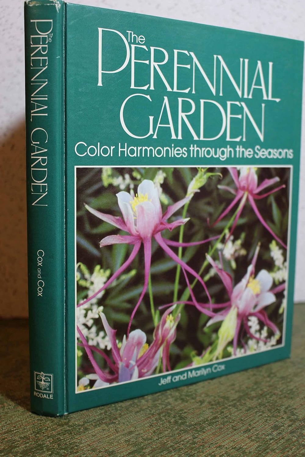 The Perennial Garden: Color Harmonies through the Seasons (Paperback)