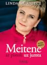 Meitene ar pistol...