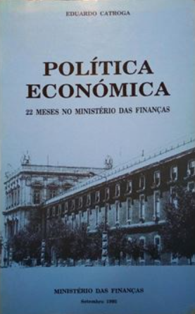 Política Económica: 22 Meses no Ministério das Finanças (Paperback)