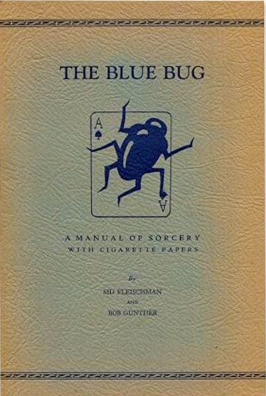 The blue bug: A manual of sorcery with cigarette papers (Paperback)
