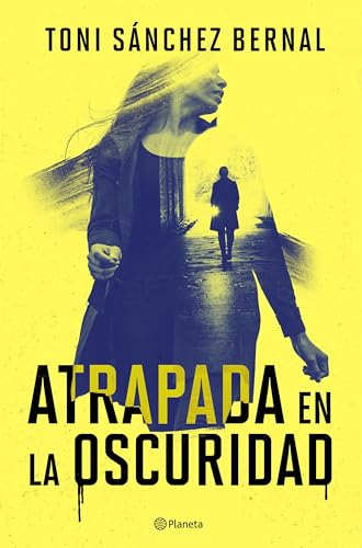 Atrapada en la oscuridad (Paperback)