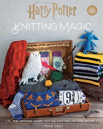 Harry Potter: Knitting Magic: The Official Harry Potter Knitting Pattern Book (Paperback)