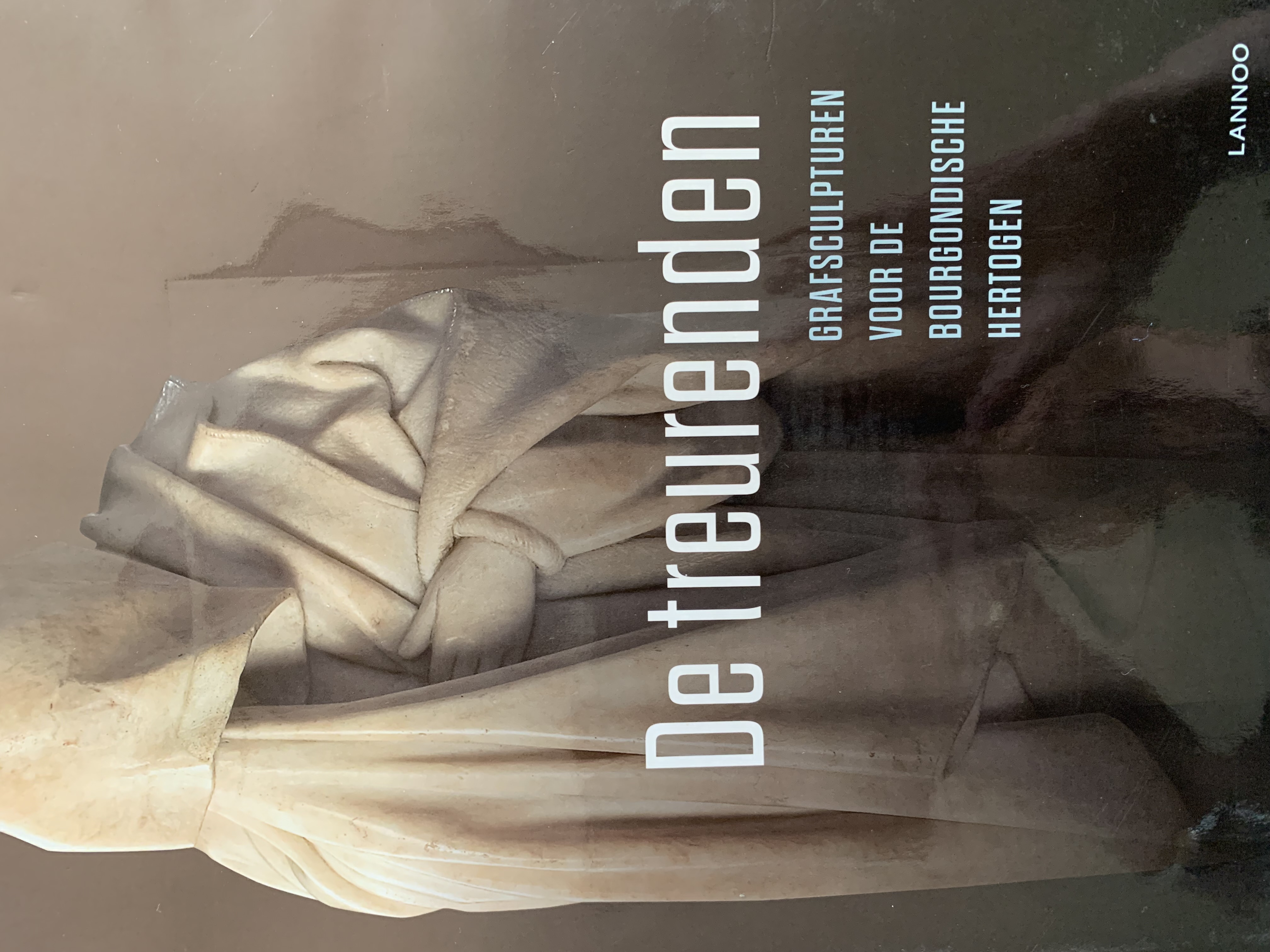 De treurenden. Grafsculpturen voor de Bourgondische hertogen.