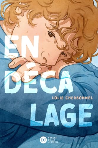 En décalage (Paperback)