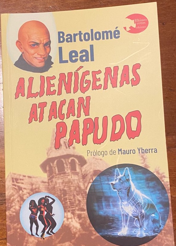 Alienígenas atacan Papudo (Paperback)