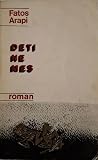 Deti në mes