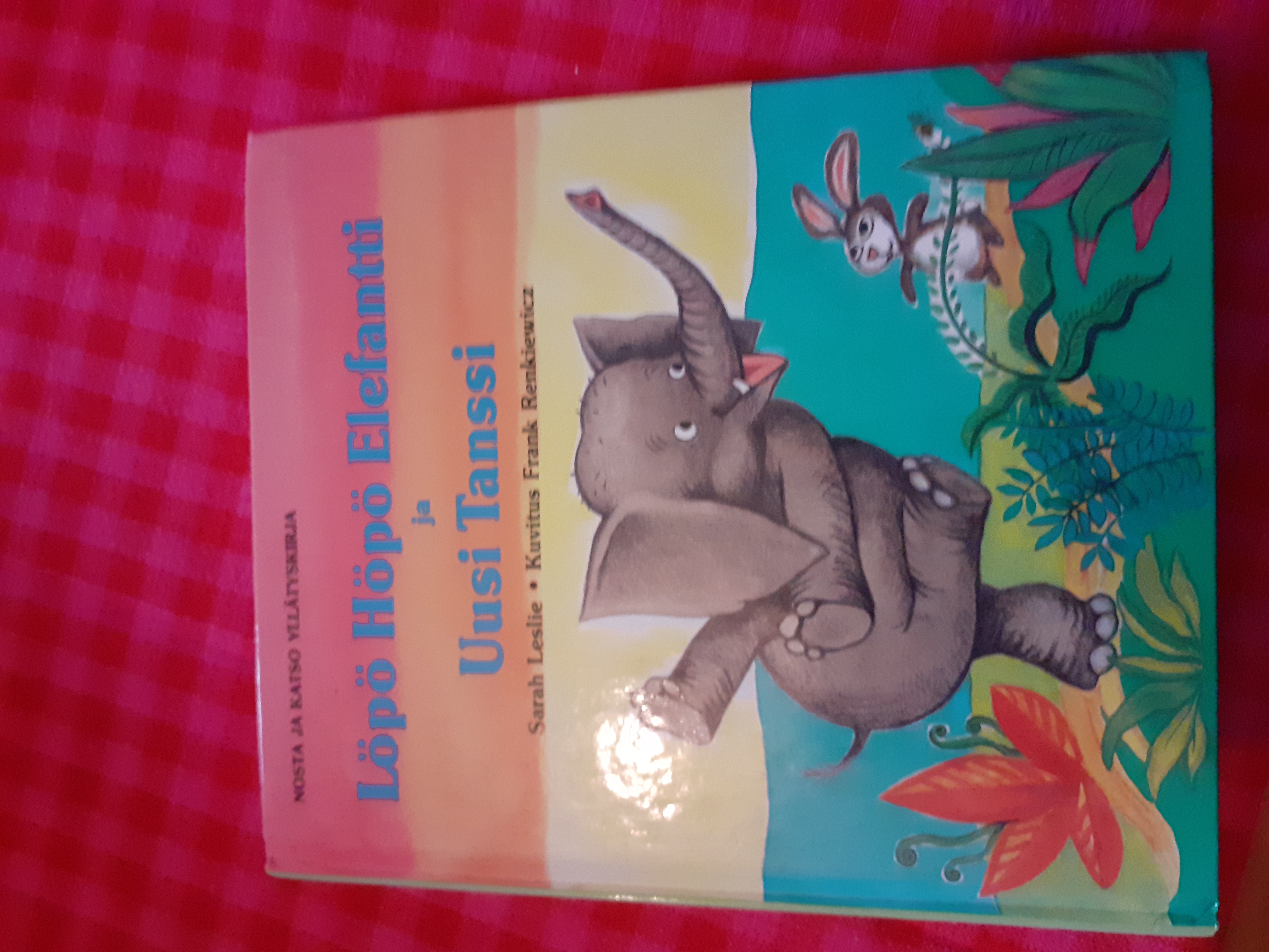 Löpö Höpö Elefantti ja Uusi Tanssi