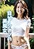 AI広場写真集　白いTシャツの美魔女