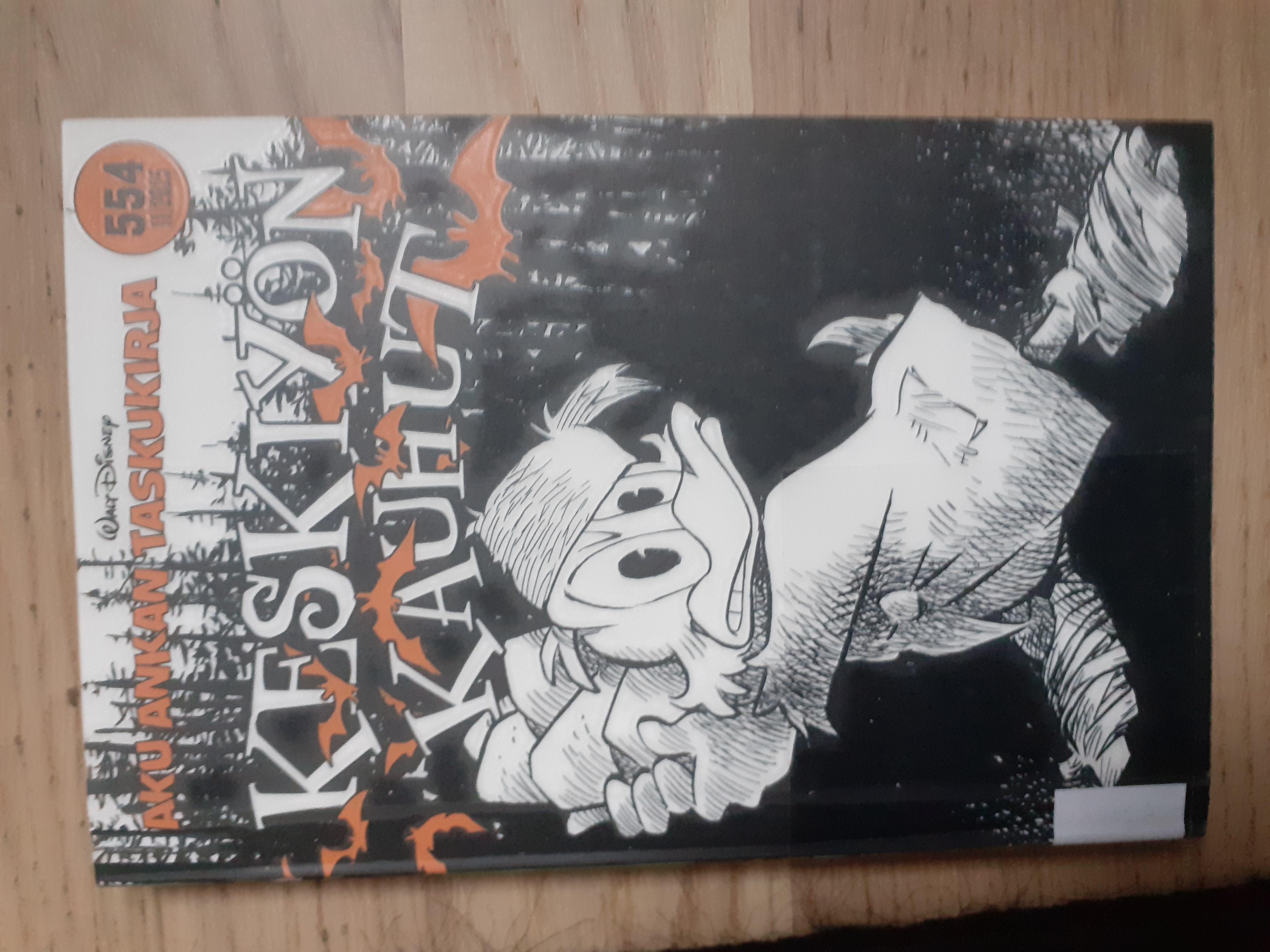 Keskiyön kauhut (Aku Ankan taskukirja, #554)