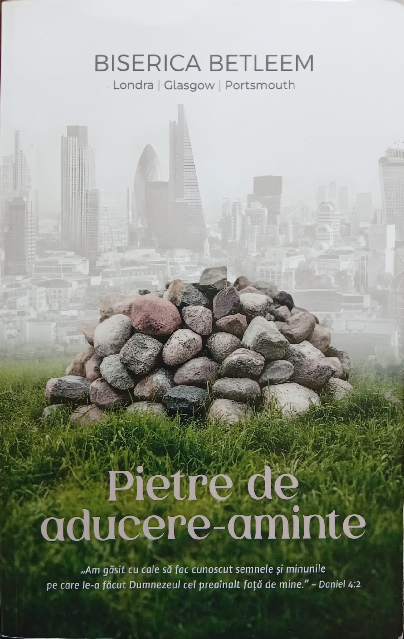 Pietre de aducere-aminte (Paperback)
