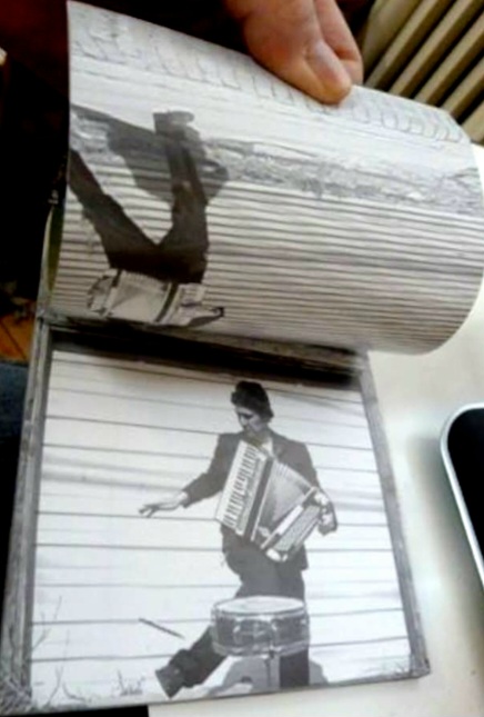 The Lonesome Organist One Man Band -- Flip Book (Paperback)
