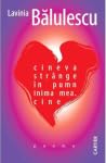 Cineva strânge în...