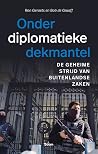 Onder diplomatiek...