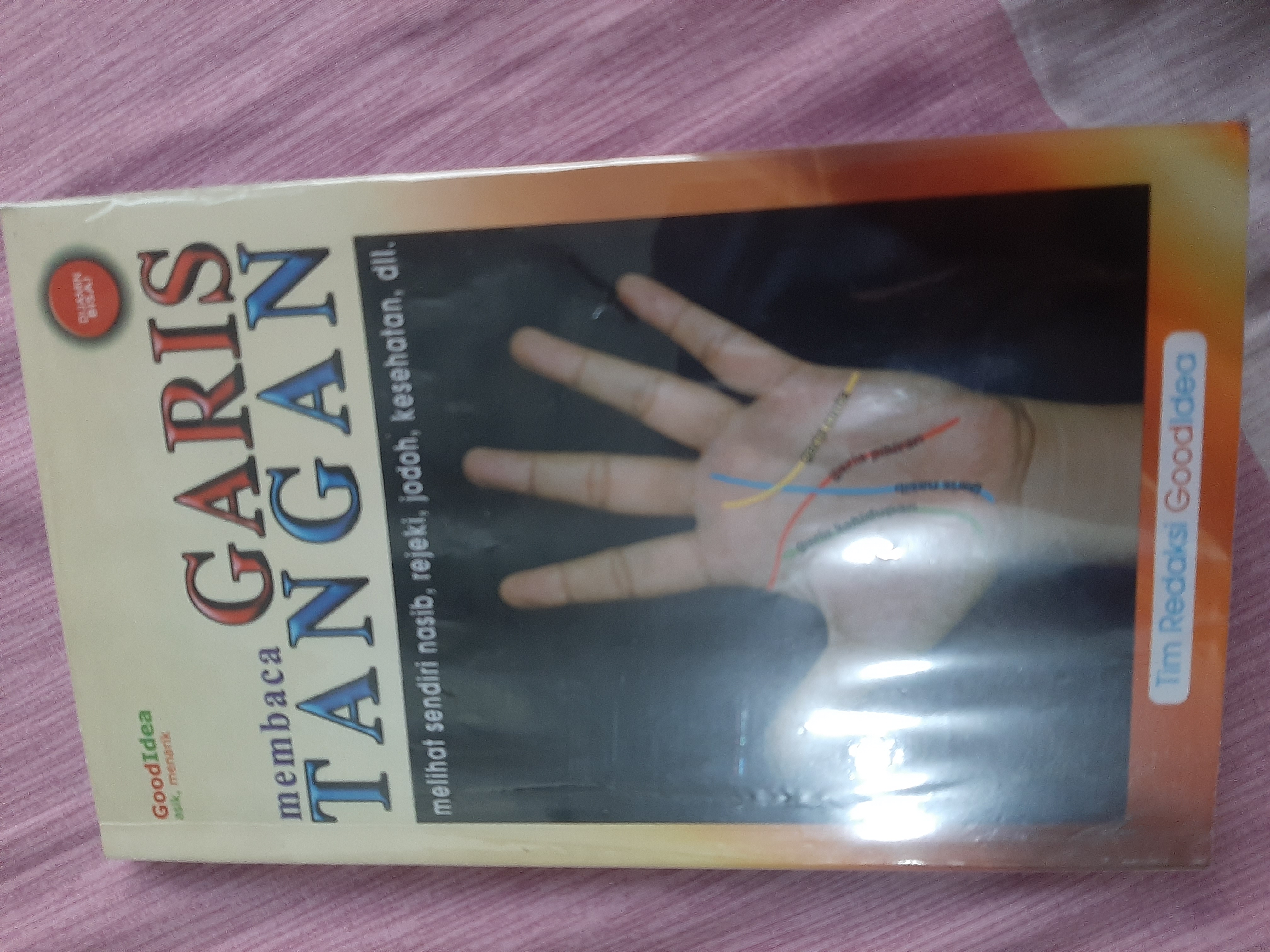 Membaca Garis Tangan